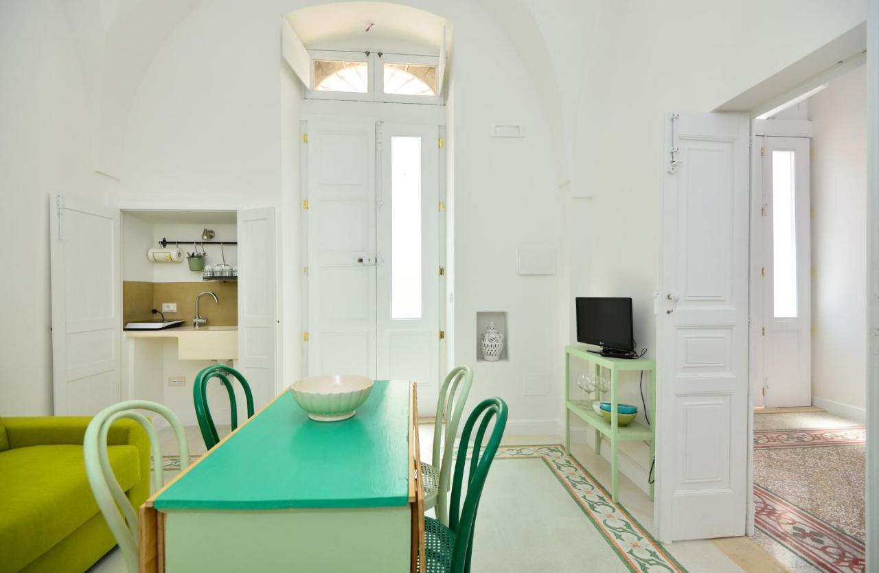 Palazzo Greco - Luxury Apartments With Sea-View Остуні Екстер'єр фото